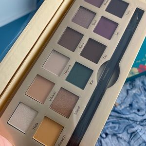Cargo eye shadow palette